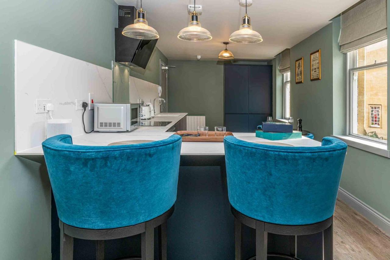 Stylish Modern 1 Bedroom, City Centre Бат Экстерьер фото