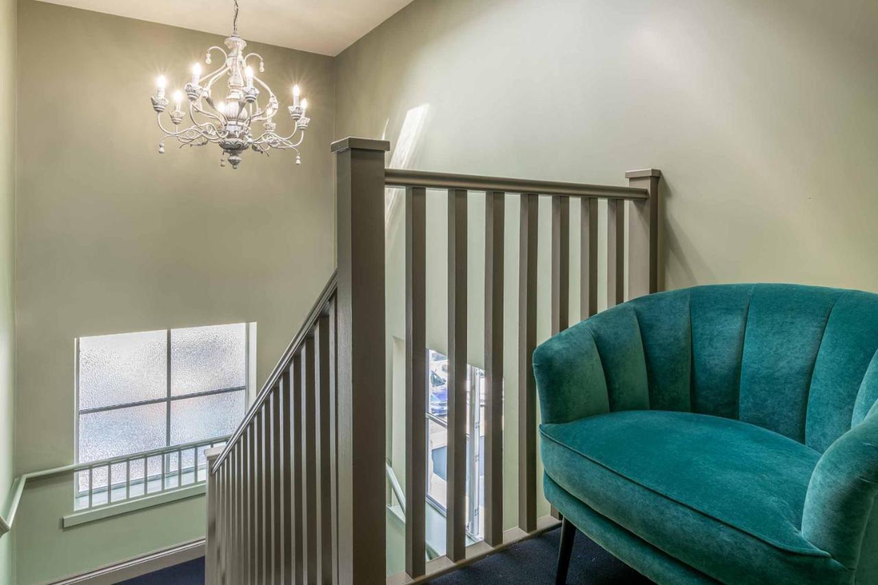 Stylish Modern 1 Bedroom, City Centre Бат Экстерьер фото